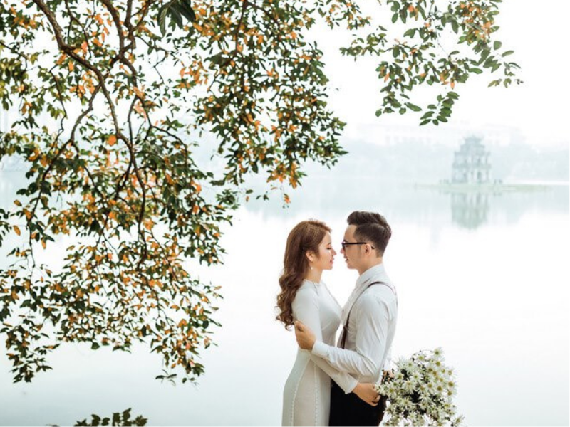 Chụp ảnh cưới đẹp tại Hồ Gươm vị xưa Hà Nội