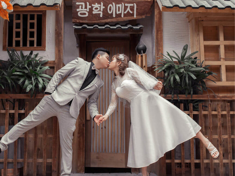 Chụp ảnh cưới kiểu Hàn Quốc phong cách đẹp thần sầu