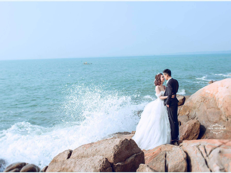 Địa điểm chụp ảnh cưới đẹp ở thanh hóa Biển Hải Hòa
