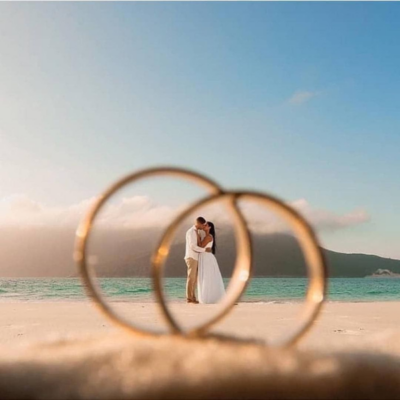 Có nên đeo nhẫn cưới khi chụp ảnh cưới không?