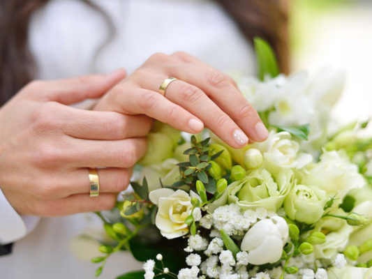 Các ý tưởng chụp ảnh nhẫn cưới dành cho cô dâu và chú rể